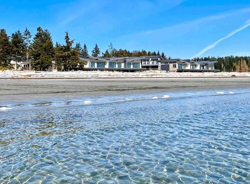 Ocean Peak Retreat at Saratoga Beach - Comox Valley's newest beachfront resort!