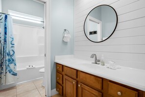 Appart'hĂŽtel, plusieurs lits (Vista del Mar I - BEST Day 202) | Salle de bain