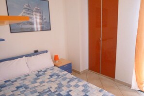 2 bedrooms, iron/ironing board