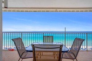 公寓式客房, 多张床 (The Palms #601) | 室外用餐