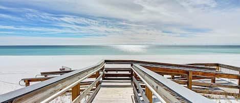 House, Multiple Beds (Lakeside Sandcastle at Kokomo) | Beach