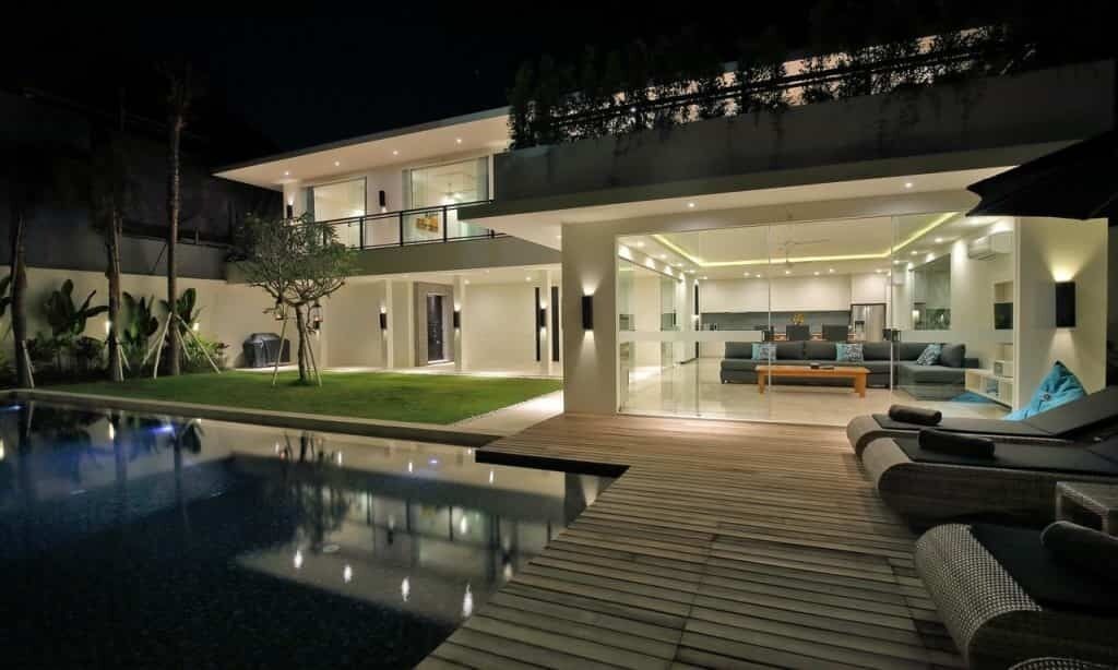 حمّام سباحة خارجي