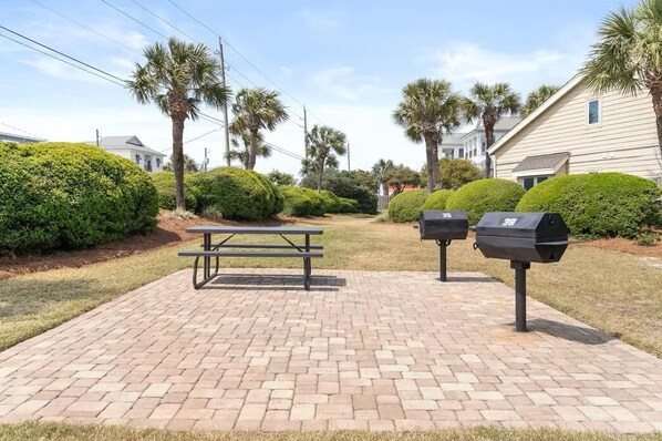 Condo, Multiple Beds (Seascape Villas 148- Vacay with a Vie) | Outdoor dining