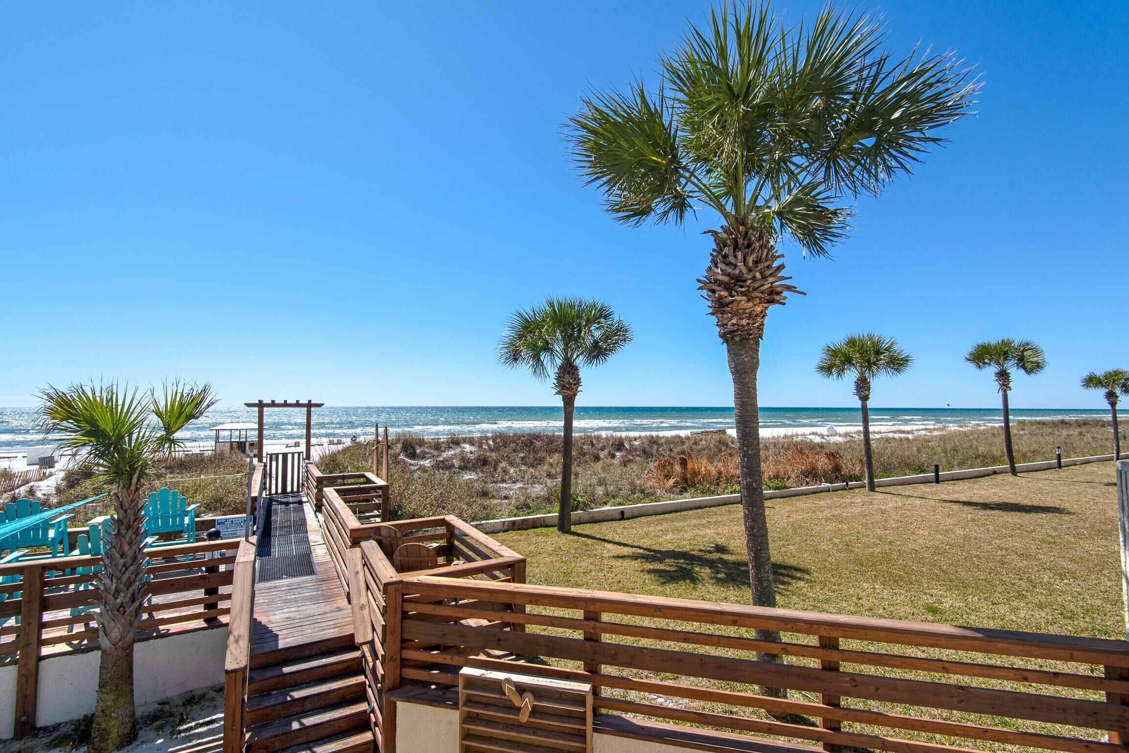 Studio, 1 Queen Bed with Sofa bed (Top of the Gulf 811) | Property grounds