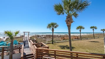 Studio, 1 Queen Bed with Sofa bed (Top of the Gulf 811) | Property grounds
