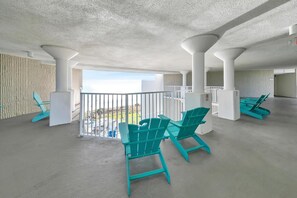 Studio, 1 Queen Bed with Sofa bed (Top of the Gulf 811) | Property grounds