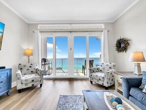 Condo, Multiple Beds (Laketown Wharf Penthouse 2026) | Living area | TV