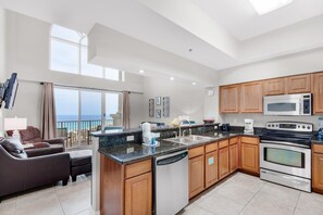 公寓式客房, 多张床 (Ariel Dunes II 2404) | 私人厨房 | 烤箱、烤面包机