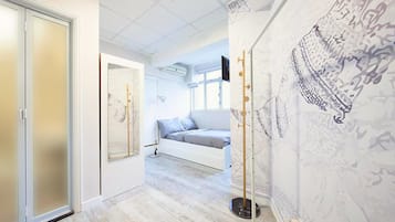 Deluxe Double Room | 1 bedroom, desk, iron/ironing board, free WiFi