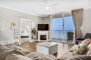 Living area - Tidewater 905 (Panama City Beach)