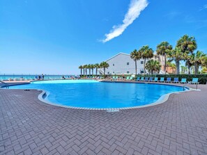 Appartement, meerdere bedden (Tidewater 905) | Zwembad | Een binnenzwembad, een buitenzwembad