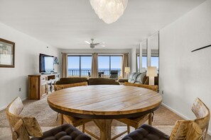 Apartment, Mehrere Betten (Surf Dweller 406) | Speisen