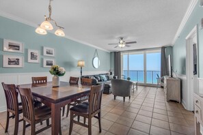 Appart'hôtel, plusieurs lits (Majestic Beach Towers 1-1302) | Intérieur