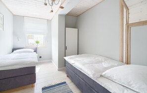 2 bedrooms, free WiFi, bed sheets