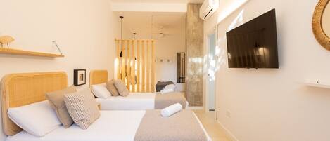 1 habitación, tabla de planchar con plancha, wifi gratis y ropa de cama