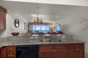 コンドミニアム ベッド (複数台) (Emerald Beach 1036 - Turquoise Turtle) | 専用キッチン | オーブン、トースター