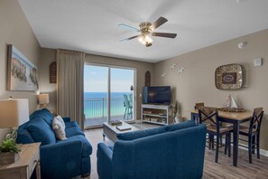 Lägenhet - flera sängar (Sterling Reef 1704) | Vardagsrum | Tv