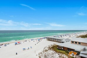 Appart'hôtel, 1 très grand lit et 1 canapé-lit (Sunbird 709W Beach Life) | Plage