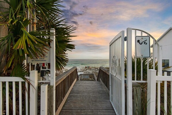 Condo, 1 Queen Bed with Sofa bed (Gulfview II 327) | Property grounds - Gulfview II 327 (Miramar Beach)