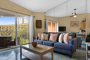 Apartment, 1 Queen-Bett und Schlafsofa (Gulfview II 327) | Wohnbereich