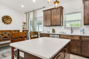 House, Multiple Beds (Rustic Oasis) | Private kitchen | Oven, toaster