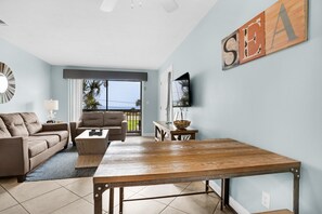 Condo, Berbilang Katil (Endless Summer A21) | Ruang tamu | TV 