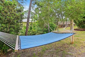 House, Multiple Beds (Paradise Pete's) | Property grounds