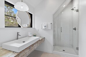 Ferienhaus, Mehrere Betten (Paradise Pete's) | Badezimmer | Handtücher, Seife, Toilettenpapier