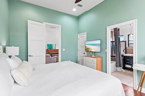House, Multiple Beds (Paradise Pete's) | 3 bedrooms, WiFi
