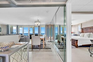 Condo, varias camas (Long Beach Resort 1-904) | Interior