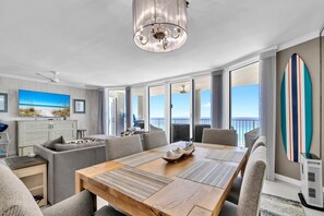 Leilighet, flere senger (Long Beach Resort 1-904) | Spiseområde