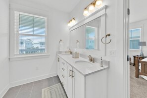 House, Multiple Beds (Grande Pointe Sea Shell) | Bathroom - Grande Pointe Sea Shell (Panama City Beach)