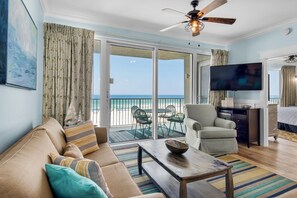 Leilighet, flere senger (Boardwalk 209) | Oppholdsområde | TV