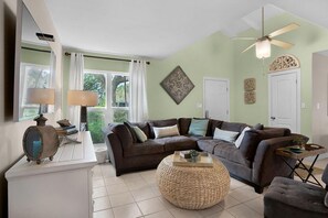 Apartment, Mehrere Betten (Seascape 51A - Beach Baby) | Wohnbereich