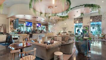 Apartment, 1 King-Bett und Schlafsofa (Palms Resort #1512 Jr 2BR) | Bar (in der Unterkunft)