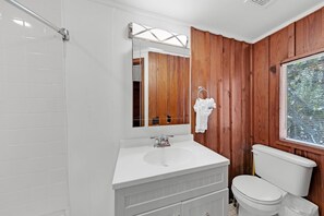 House, Multiple Beds (Sealake Cottage) | Bathroom | Towels, soap, toilet paper