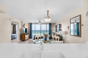 Condo, 1 King Bed with Sofa bed (Island Princess 414) | Interior