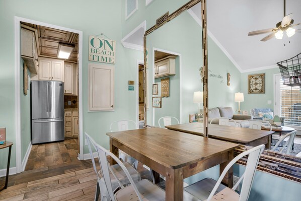 Dining - Horizon South 32A (Panama City Beach)