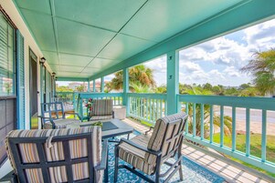 Apartamento, varias camas (Seashells at the Beach Retreat) | Terraza o patio