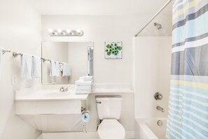 Condo, Multiple Beds (Shores of Panama 2122) | Bathroom - Shores of Panama 2122 (Panama City Beach)