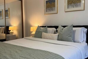 2 bedrooms, WiFi, bed sheets