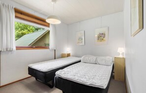 4 室のベッドルーム、アイロン / アイロン台、旅行用ベビーベッド、WiFi (無料)