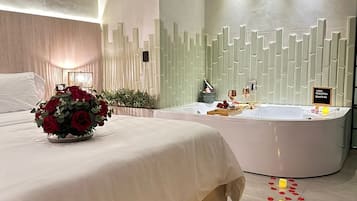 Habitación de lujo | Ropa de cama de alta calidad, edredón, escritorio y wifi gratis