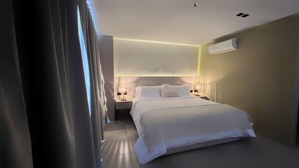 Ropa de cama de alta calidad, edredón, escritorio y wifi gratis 