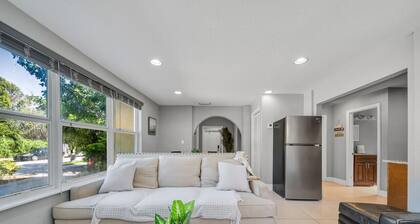 Spectacular Estate on Antique Row - Large Groups