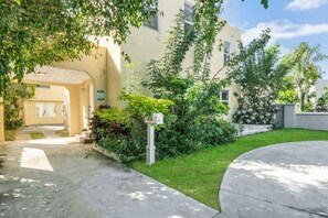 المنطقة المحيطة بالمنشأة