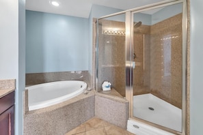 Appartamento, letti multipli (Laketown Wharf 607) | Bagno | Asciugamani, sapone, carta igienica
