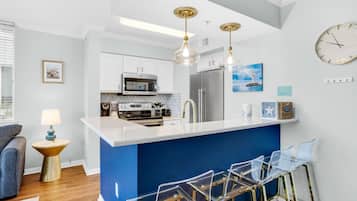 Condo, 1 King Bed with Sofa bed (Destin West Bayside Pelican #308) | Private kitchen