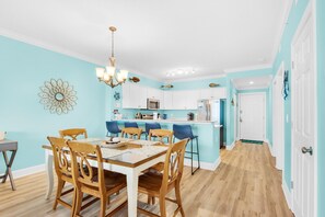 Condo, Plusieurs lits (Ocean Villa 1605) | Restauration