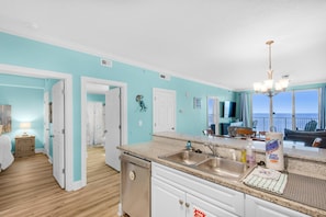 Condo, varias camas (Ocean Villa 1605) | Interior
